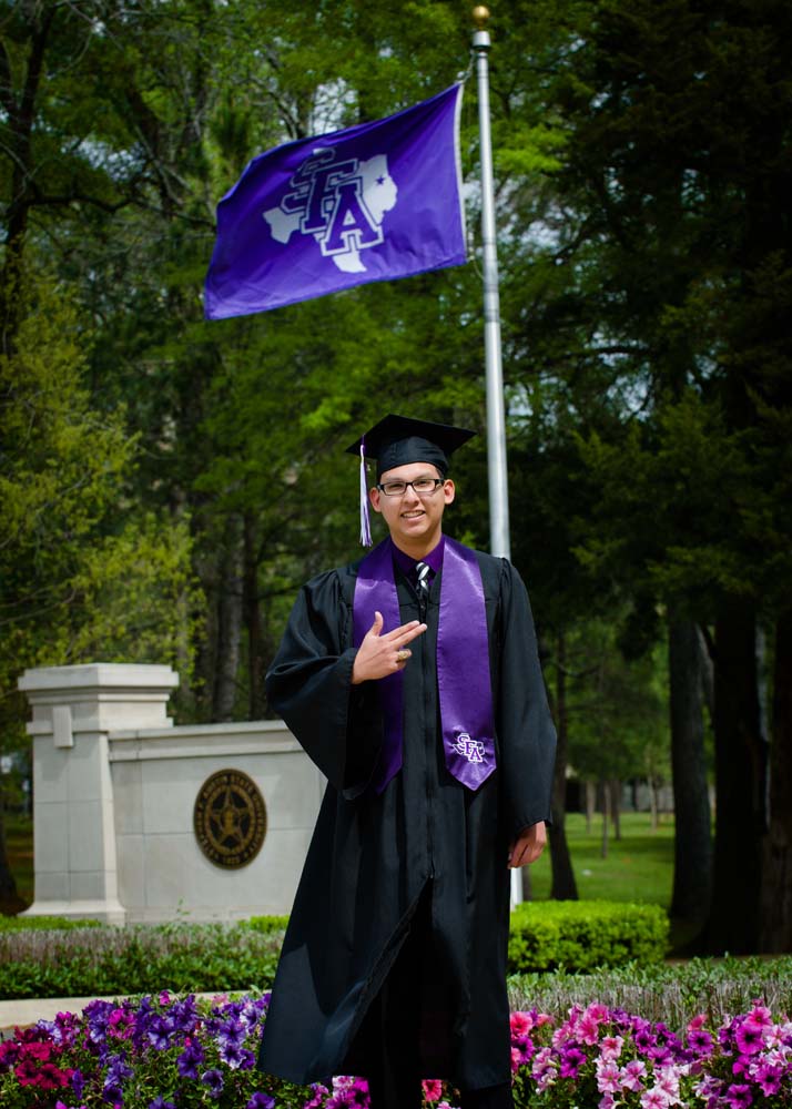 SFA Graduation Pictures and Invitations House of Photography Nacogdoches {Gifts + Photos